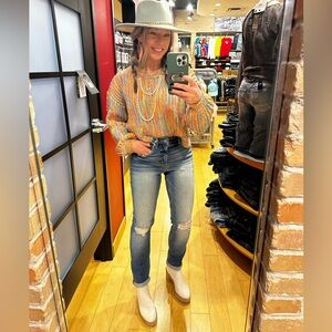 Buckle BKE Mom jeans distressed medium light wash superior stretch size 24 crop